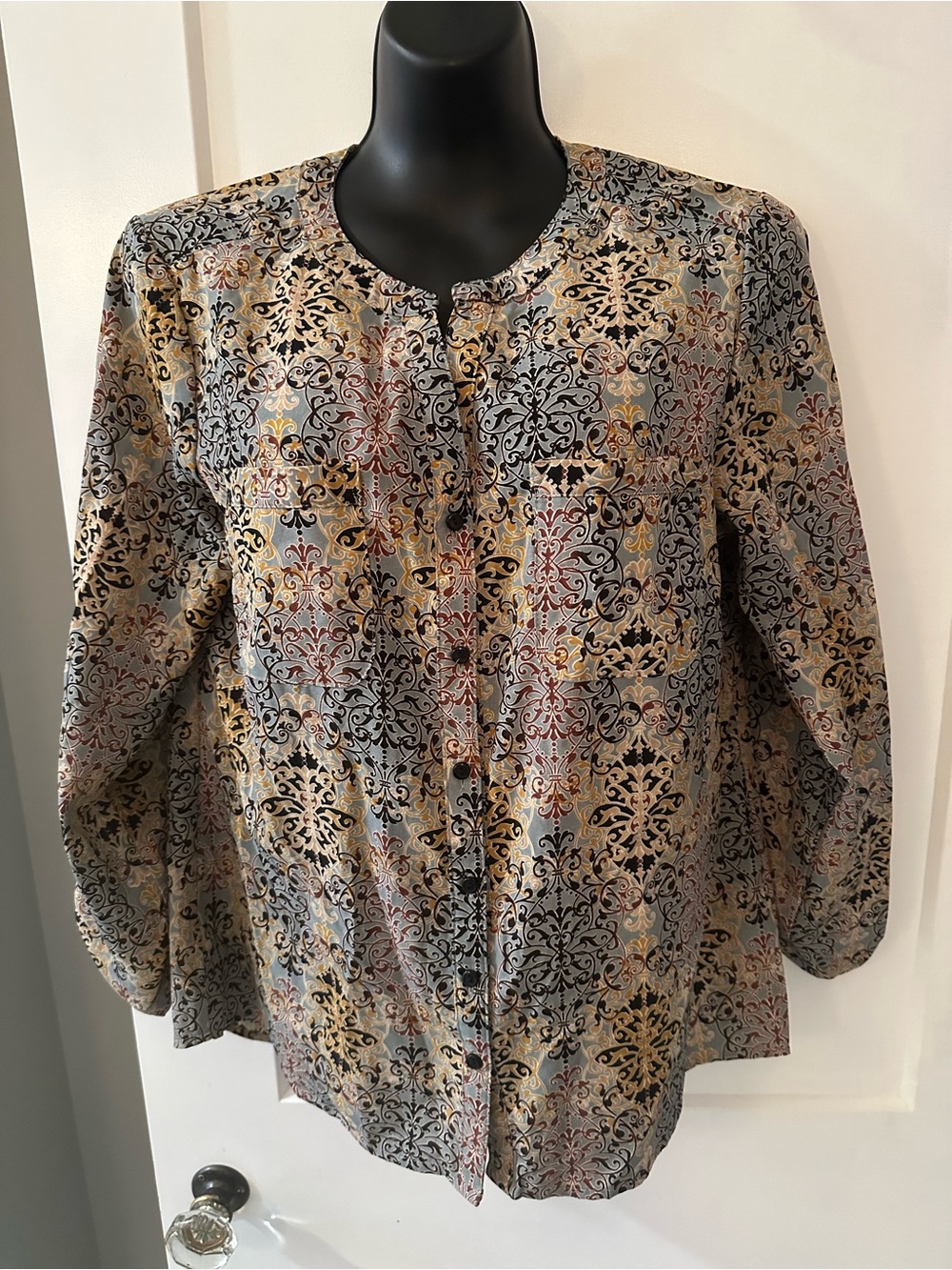 Notations Medium Multicolor Printed Button-Front Blouse - Black, Gold, Gray